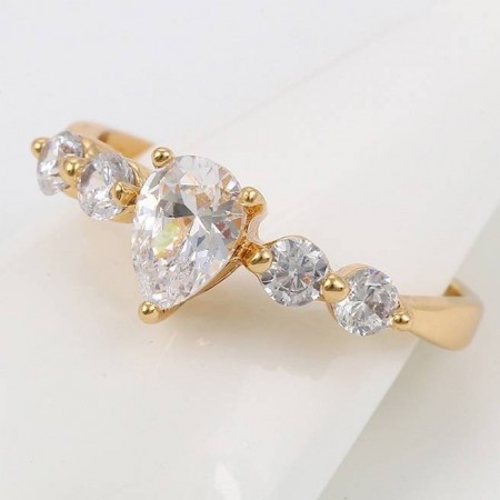 Изумительное кольцо с фианитами в позолоте 13836 фото | Brulik