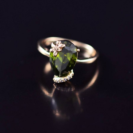 Потрясающее элитное кольцо с фианитами 10-1128-зеленый фото | Brulik