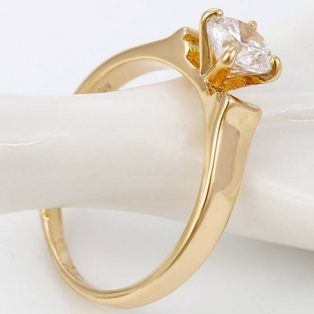 Прелестное кольцо с фианитом в позолоте 13958 фото | Brulik