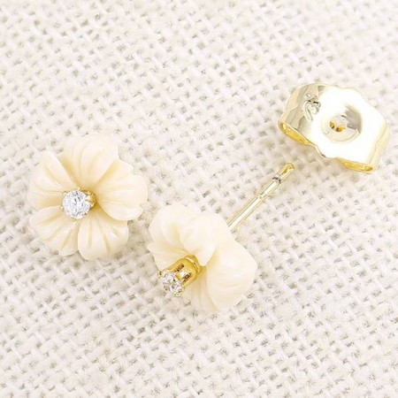 Прелестные серьги в форме цветков с фианитами ХР 91786-молочный фото | Brulik