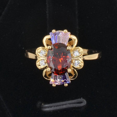 Стильное позолоченное кольцо с фианитами 10-1119-красный фото | Brulik