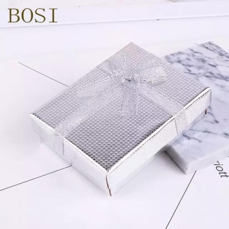 Подарочная коробочка серебряная фото | Brulik