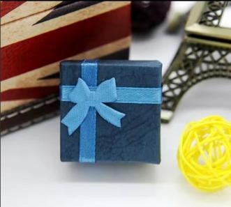 Подарункова коробочка синя фото | Brulik