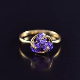 Замечательное ювелирное кольцо с фианитами 10-1912