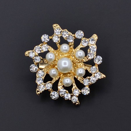 Позолоченная брошь с фианитами и жемчугом 254-66 фото | Brulik