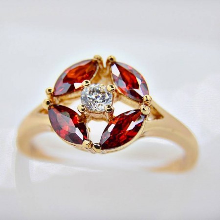 Невероятное кольцо 11722 - красный фото | Brulik