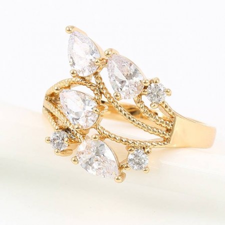 Изумительное кольцо с фианитами в позолоте 12506 фото | Brulik