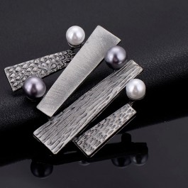 Стильная брошь-8424