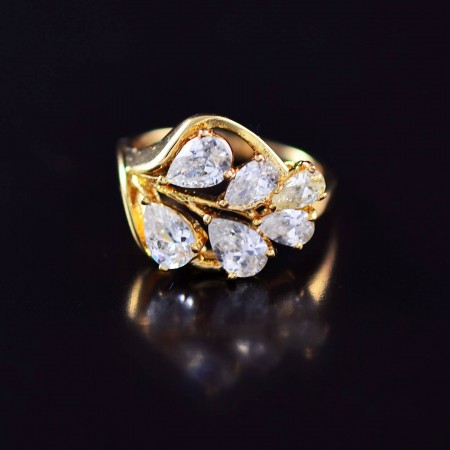 Исключительное ювелирное кольцо с фианитами 10-1112 фото | Brulik