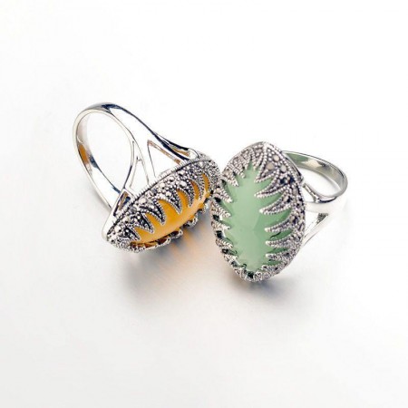 Эффектное кольцо с зеленым камнем 1506 фото | Brulik