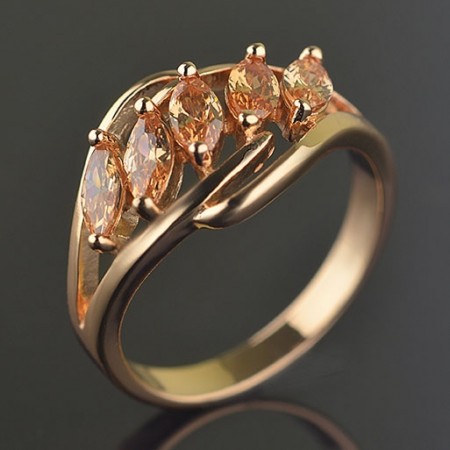 Позолоченное кольцо с фианитами Fallon 83200436-шампань фото | Brulik
