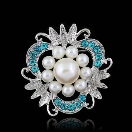 Нежная брошь с жемчугом и фианитами ХР XZ047 фото | Brulik